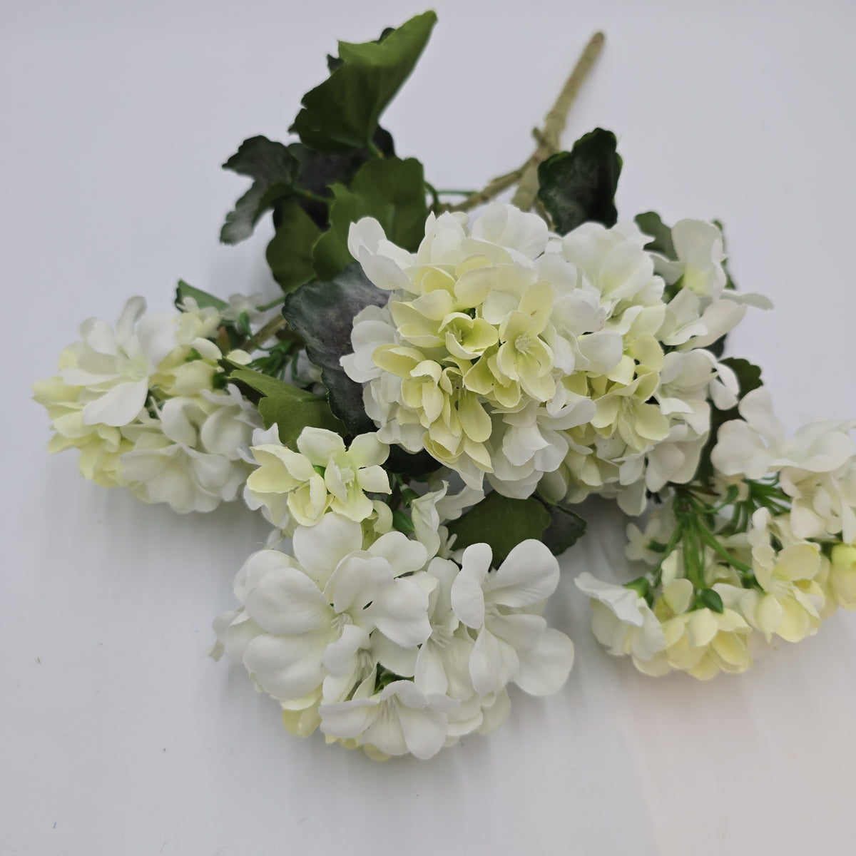 18&quot;UV GERANIUM BUSH-#fbg040