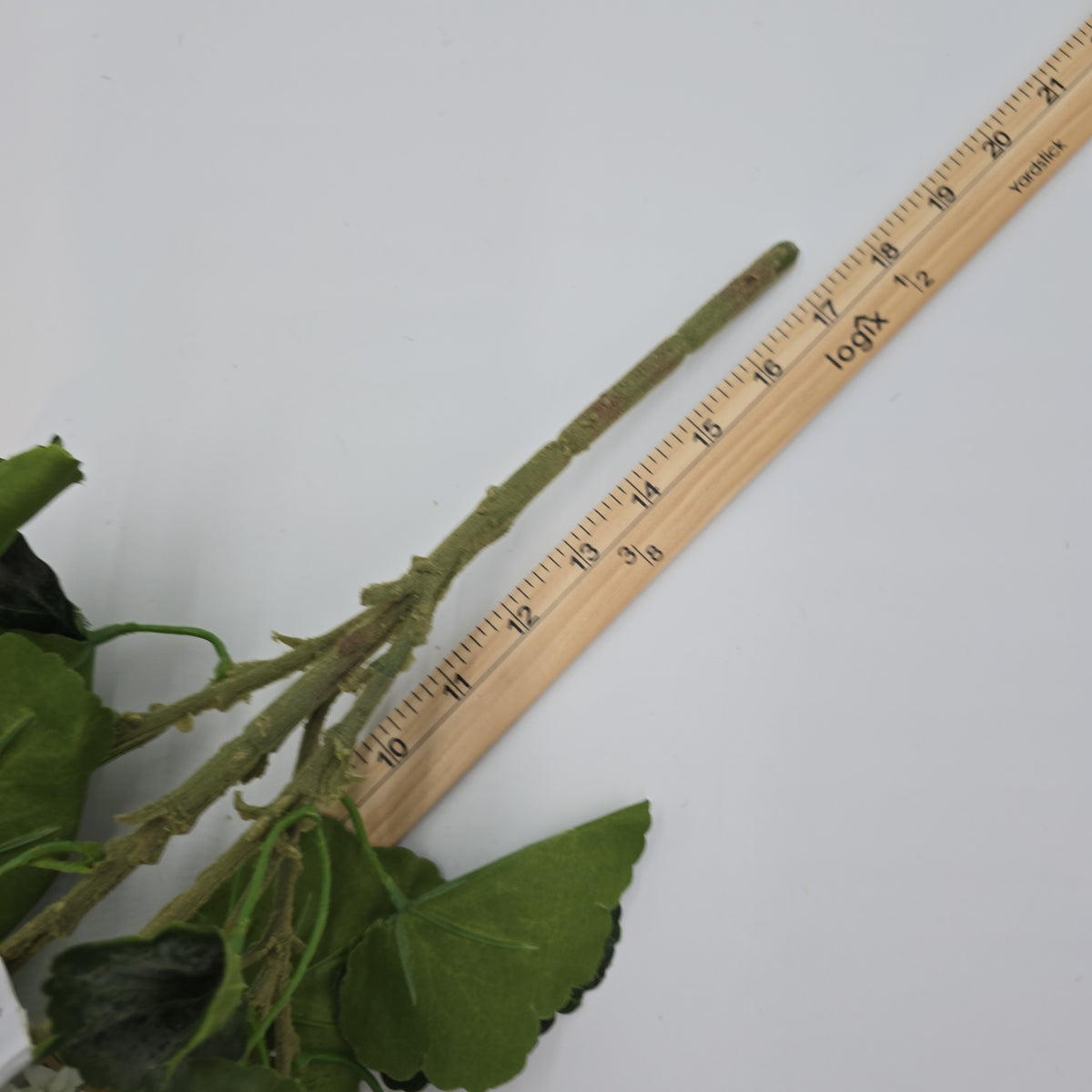 18&quot;UV GERANIUM BUSH-#fbg040