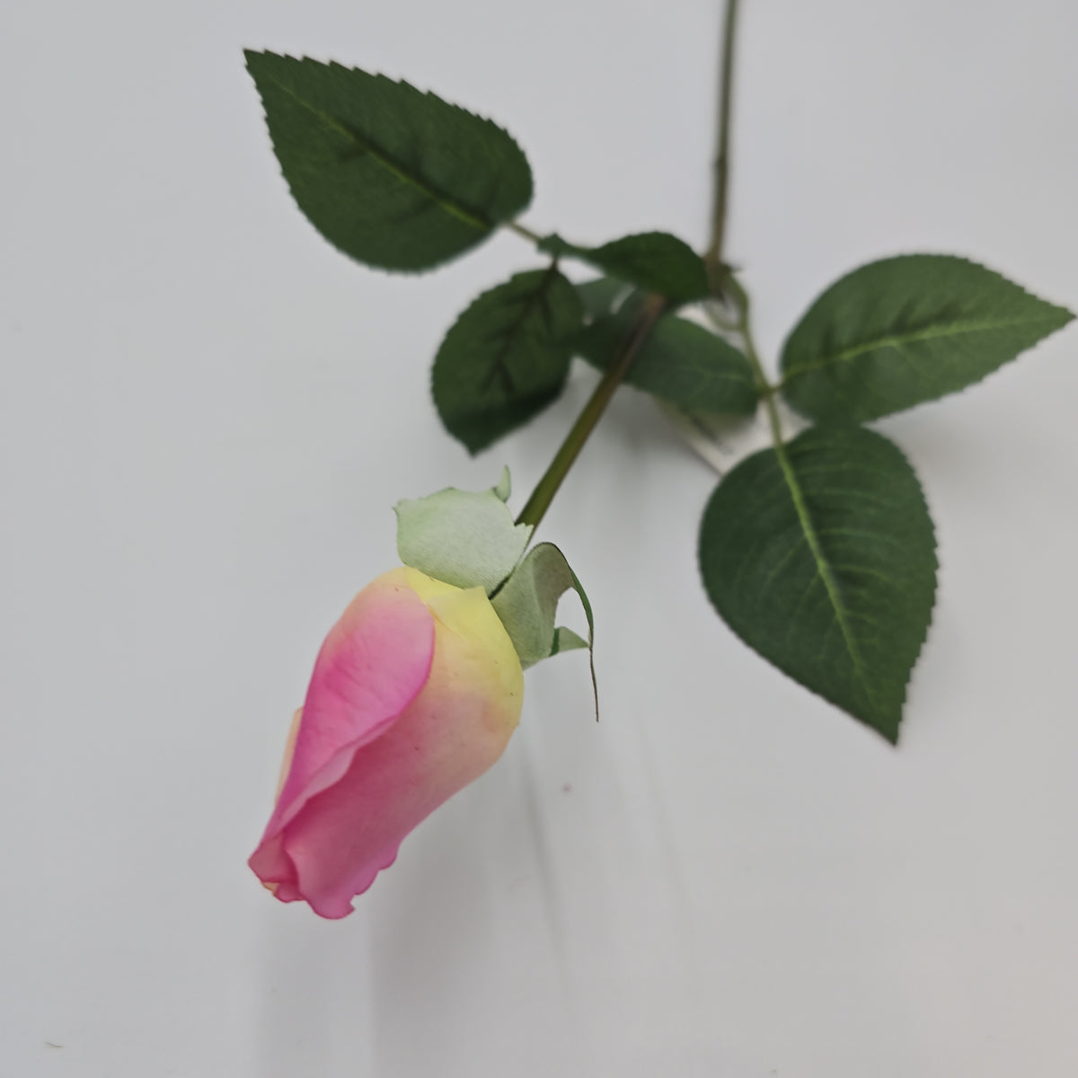 Real touch rose bud-#ztr256-pk/lt