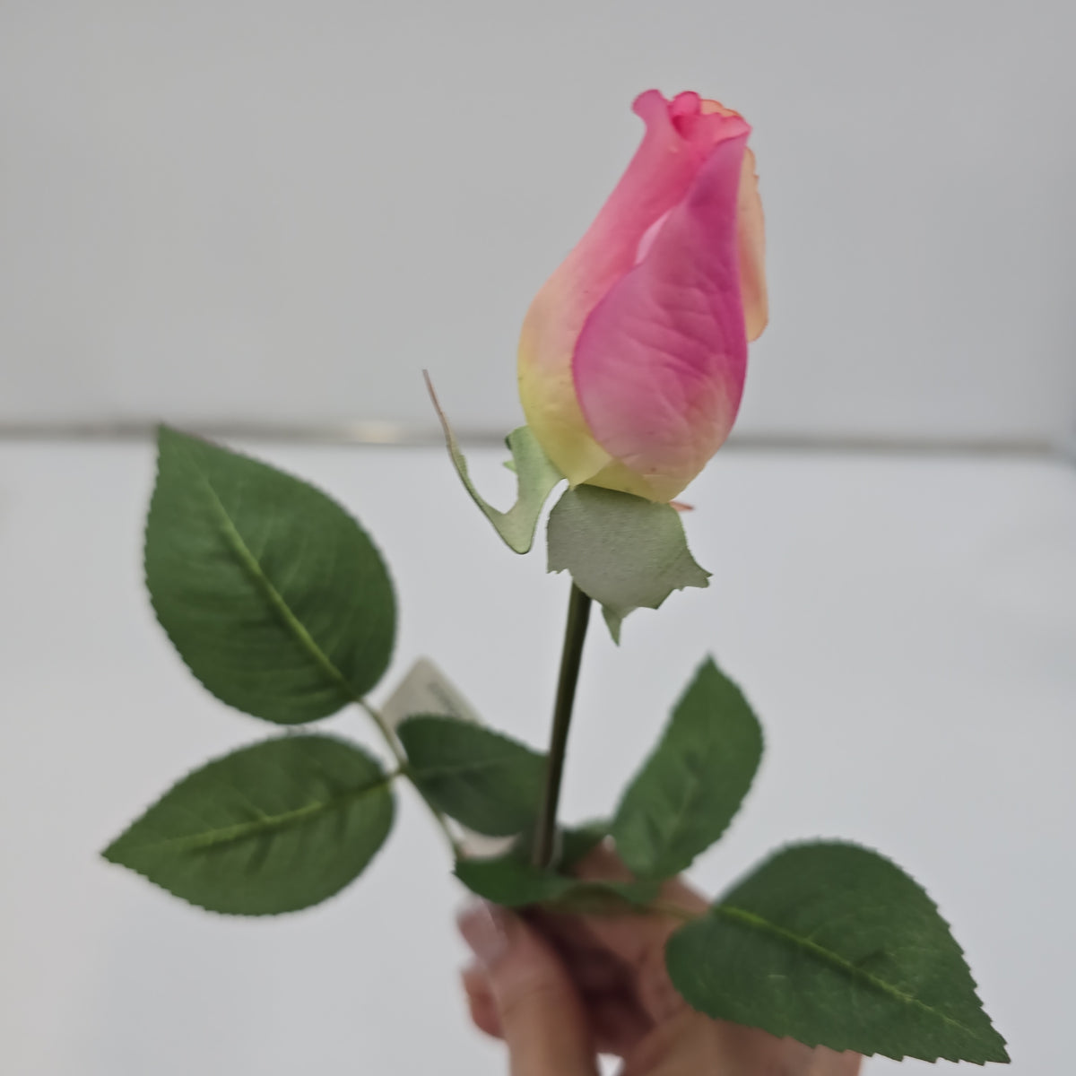 Real touch rose bud-#ztr256-pk/lt