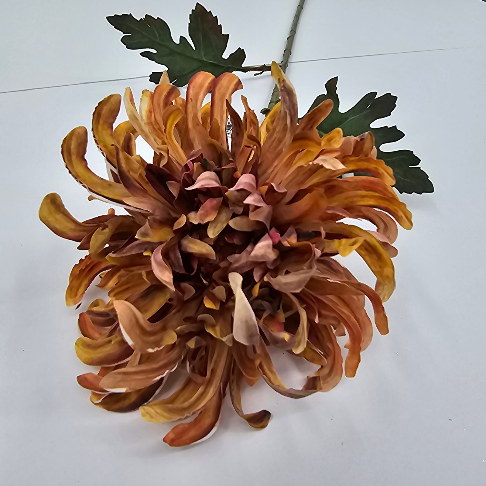 27" UV Spider Mum--#fsm154