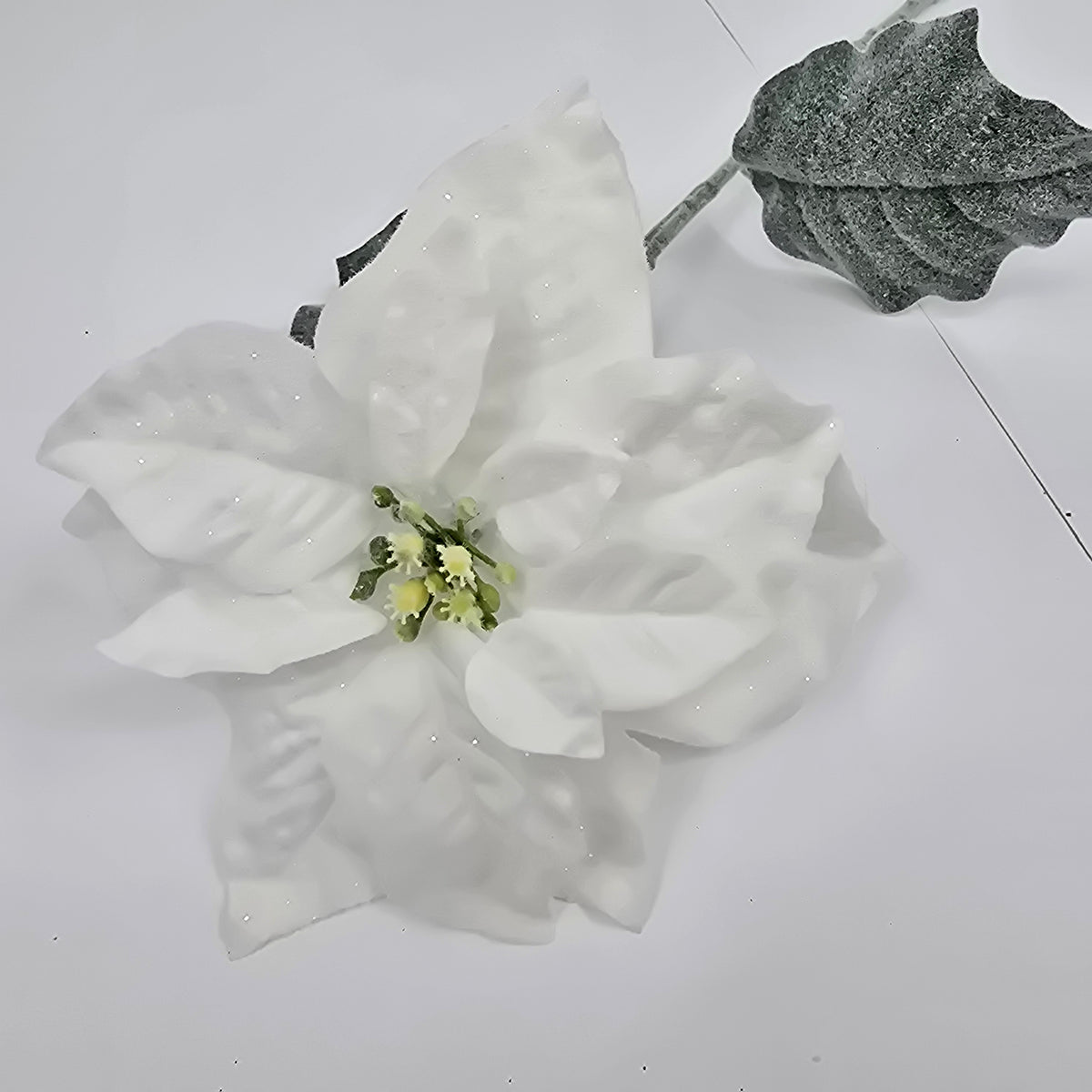 27&quot; Frosty Poinsettia--#xfs765