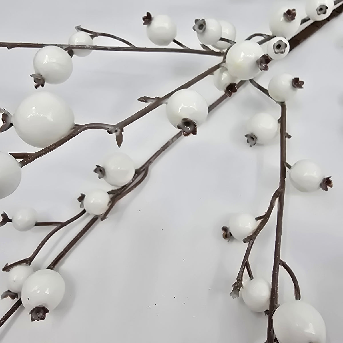 30&quot; WR Mini Pomegranate Spry--white #285126