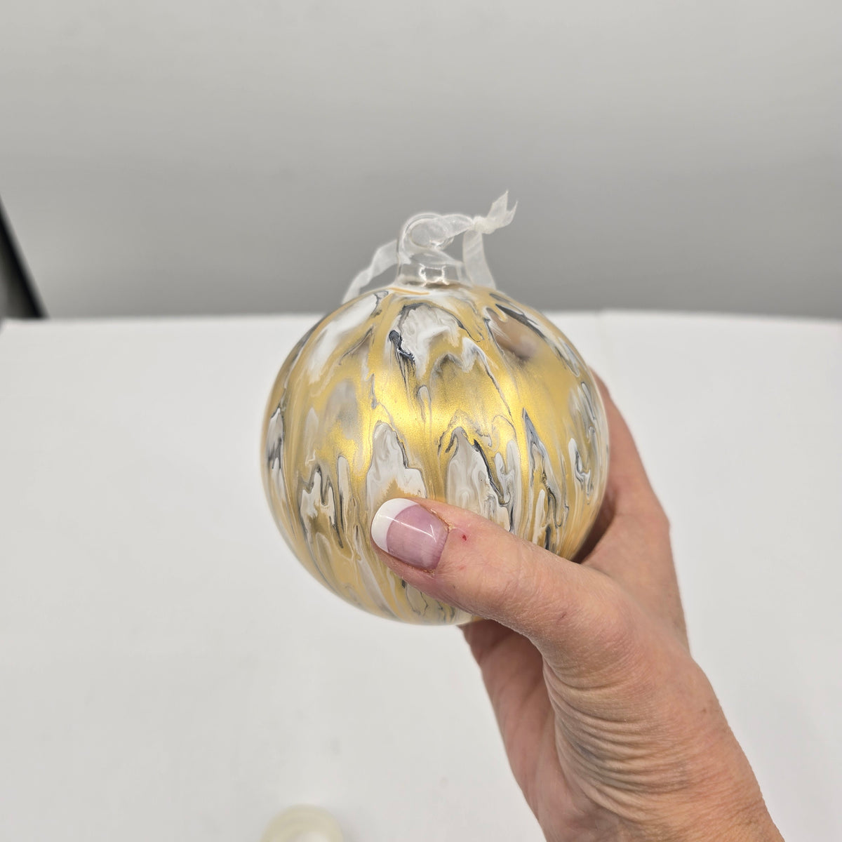 4&quot; Glass Ball Orn/Swirl--#xgm274