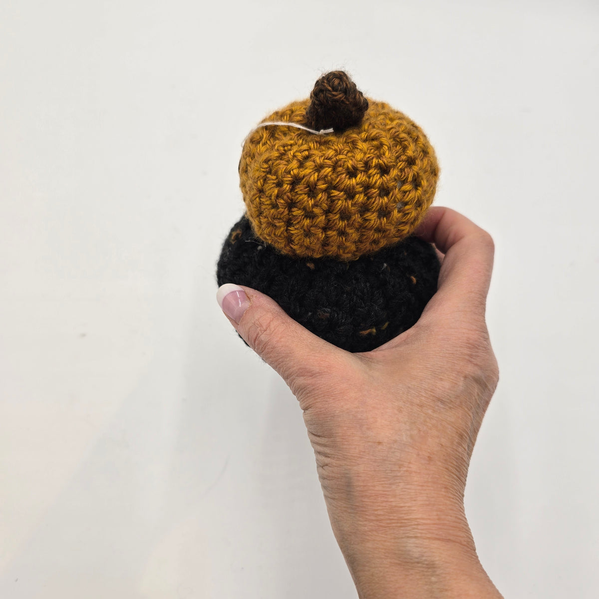 Sm Double Handmade Pumpkin/Blk-Gold #41--Crochet